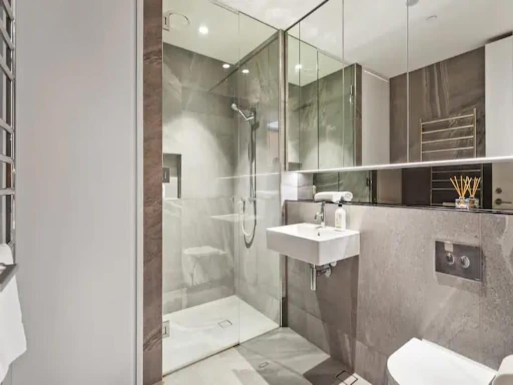 Modern One Bedroom Apartment In Wynyard Quarter Auckland Esterno foto
